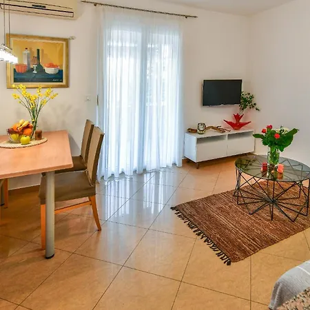 Biserka Apartman Stara Baška