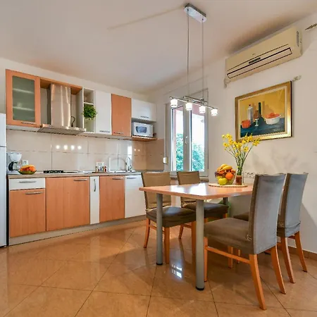 Appartement Biserka *