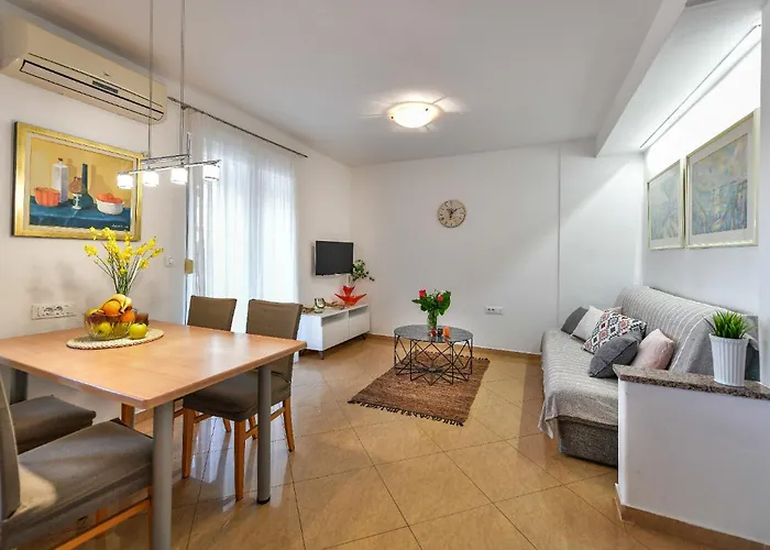 Biserka Apartman Stara Baška